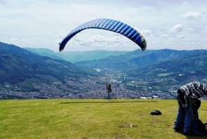 Medellín: Paragliding & City Tour Private Experience