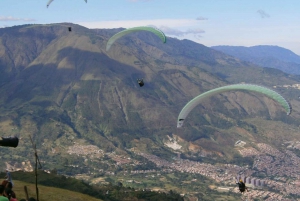 Medellín: Paragliding Experience