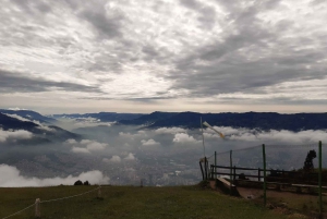 Medellín: parapente en los Andes colombianos