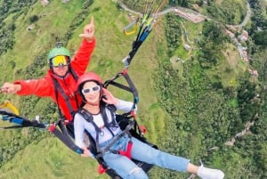 Medellín: Paragliding with experts