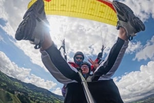 Medellín: Paragliding with experts