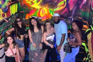 メデジン：秘密の屋上＆隠れ家クラブ ナイトツアー