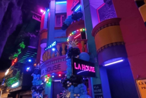 メデジン：秘密の屋上＆隠れ家クラブ ナイトツアー