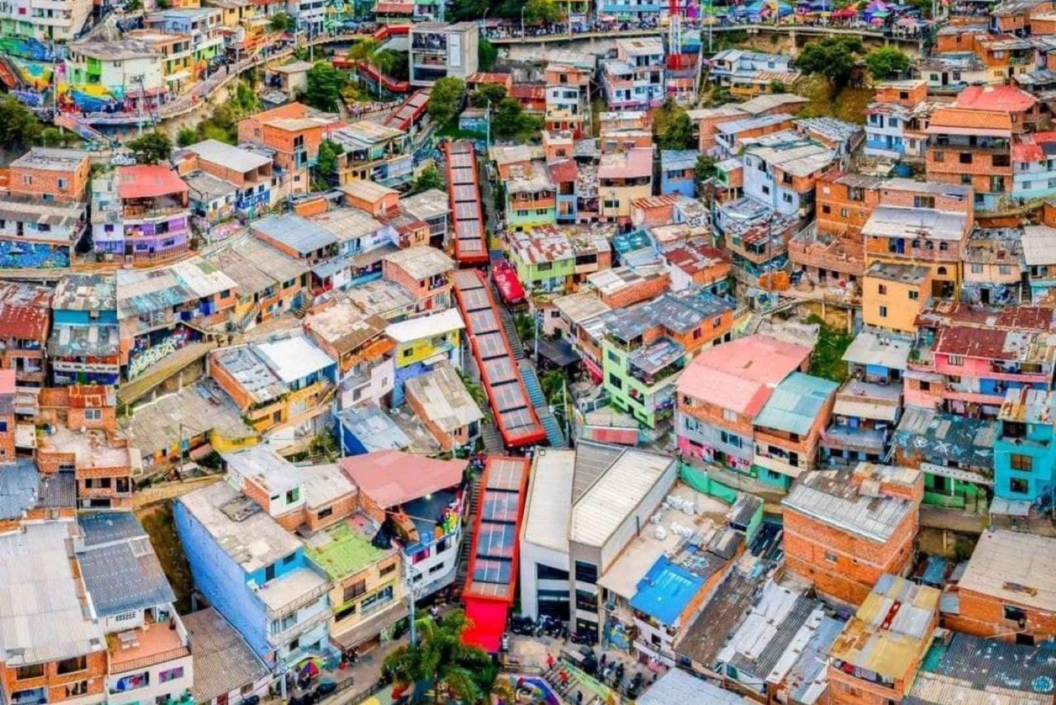 Medellín: Yksityinen kaupunkikierros, paikallisia nähtävyyksiä ja Comuna 13