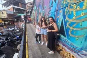 Medellín: Yksityinen kaupunkikierros, paikallisia nähtävyyksiä ja Comuna 13