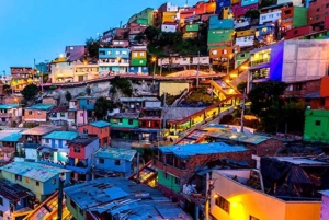 Medellín: Yksityinen kaupunkikierros, paikallisia nähtävyyksiä ja Comuna 13