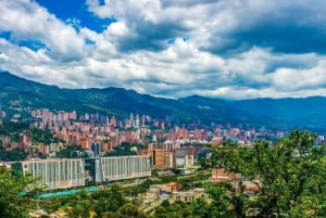 Medellín: Yksityinen kaupunkikierros, paikallisia nähtävyyksiä ja Comuna 13