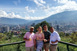 Medellín: Private City Tour with Metrocable and Comuna 13