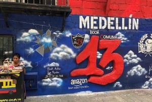 Medellín: Private Comuna 13 Street Art Tour