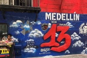 Medellín: Private Comuna 13 Street Art Tour