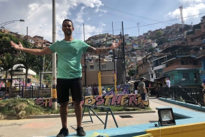 Medellín: Private Comuna 13 Street Art Tour