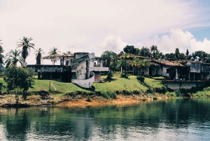 Medellín: Private Guatapé Tour mit Frühstück, Mittagessen und Kreuzfahrt