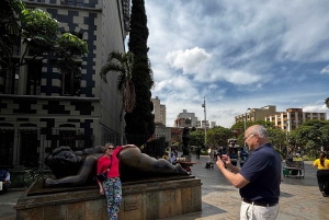 Medellin: Tour privado VIP, Historia completa de Botero, Bellas artes,Museo