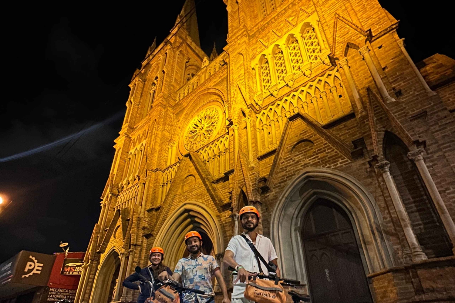 Medellín: Pedala in E-Bike come un abitante del posto con spuntino incluso