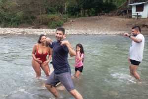 Медельин: однодневная поездка с тубингом по реке и барбекю с трансфером из отеля