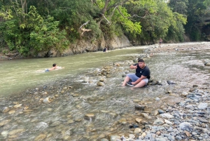 Медельин: однодневная поездка с тубингом по реке и барбекю с трансфером из отеля