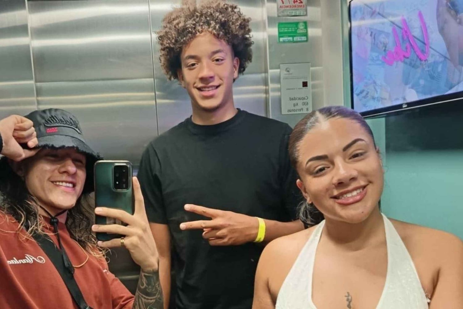 Medellín : visite nocturne des toits secrets et des clubs cachés