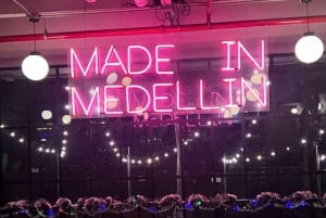 Medellín : visite nocturne des toits secrets et des clubs cachés