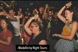Medellín : visite nocturne des toits secrets et des clubs cachés