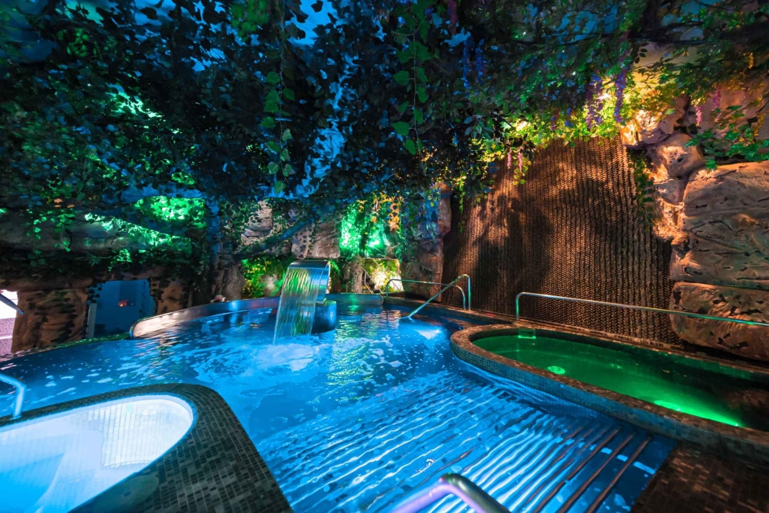 Medellín Spa: massagem temática e terapia aquática