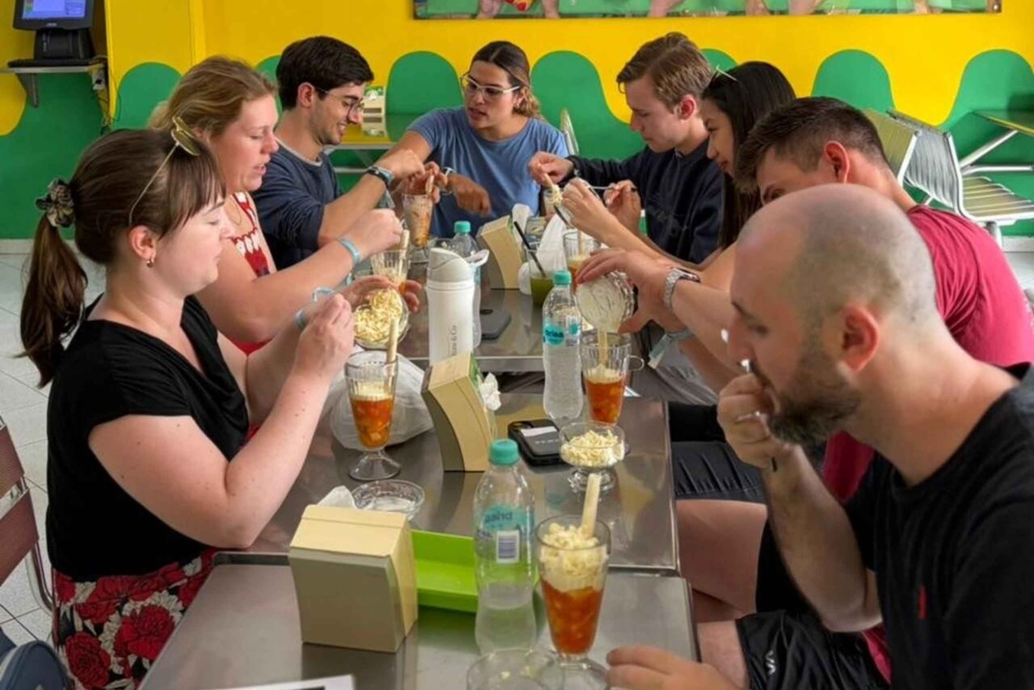 Medellín: tour de comida callejera con degustaciones locales