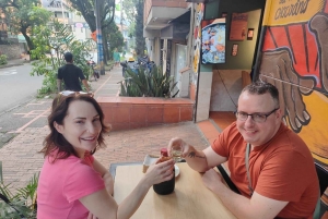 Medellín: tour de comida callejera con degustaciones locales