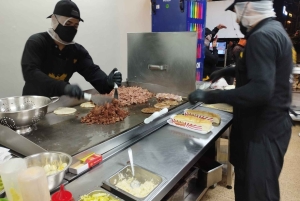 Medellin: maistelua katuruoasta El Pobladon katoilla