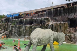 Medellin: Tour Hacienda Napoles+Passport Safari Premium VIP