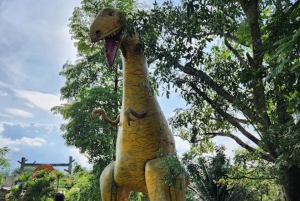 Medellin: Tour Hacienda Napoles+Passport Safari Premium VIP