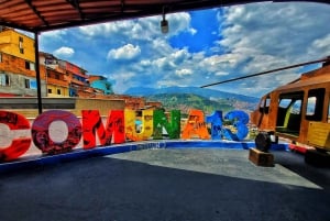 Medellín: Tour of Comuna 13, Botero Park and metrocable with a local guide.
