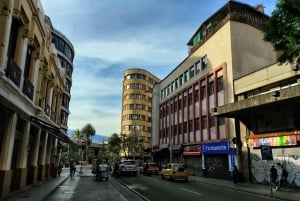 Medellín: Tour of Comuna 13, Botero Park and metrocable with a local guide.