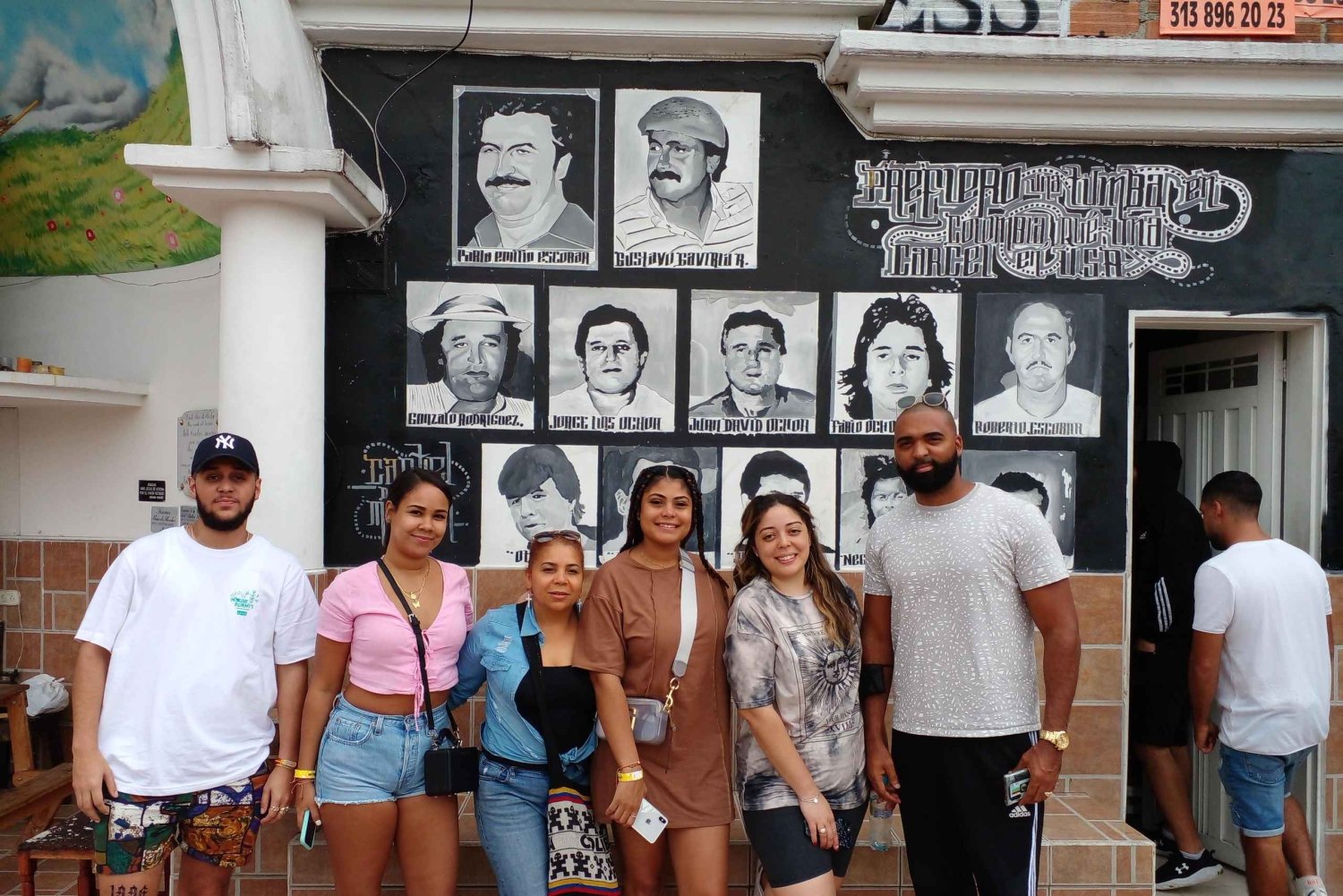 Medellin: Tour Pablo Escobar y Comuna 13 Privado