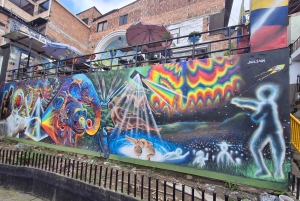 メデジン：ツアー パブロ エスコバル イ コムナ 13 プリバード