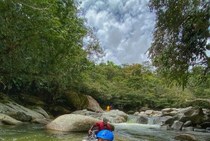 Medellín: GUATAPÉ RIVER TUBING