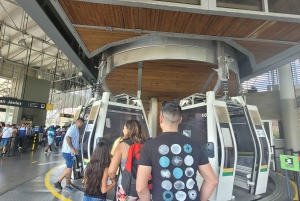 «Medellín al descubierto»: Comuna 13, Plaza Botero y teleférico.