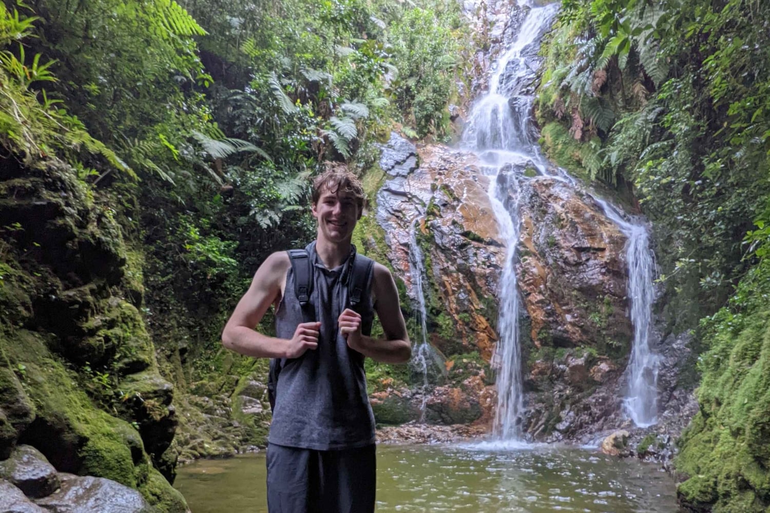 Wodospad Medellín i wędrówka po kawie: pradawny szlak przyrodniczy