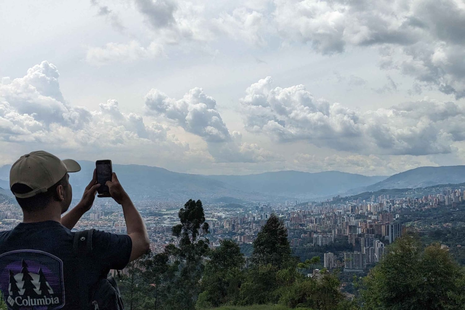 Wodospad Medellín i wędrówka po kawie: pradawny szlak przyrodniczy