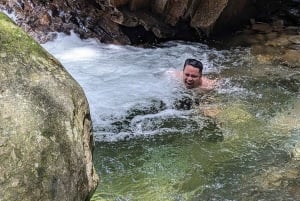 Wodospad Medellín i wędrówka po kawie: pradawny szlak przyrodniczy