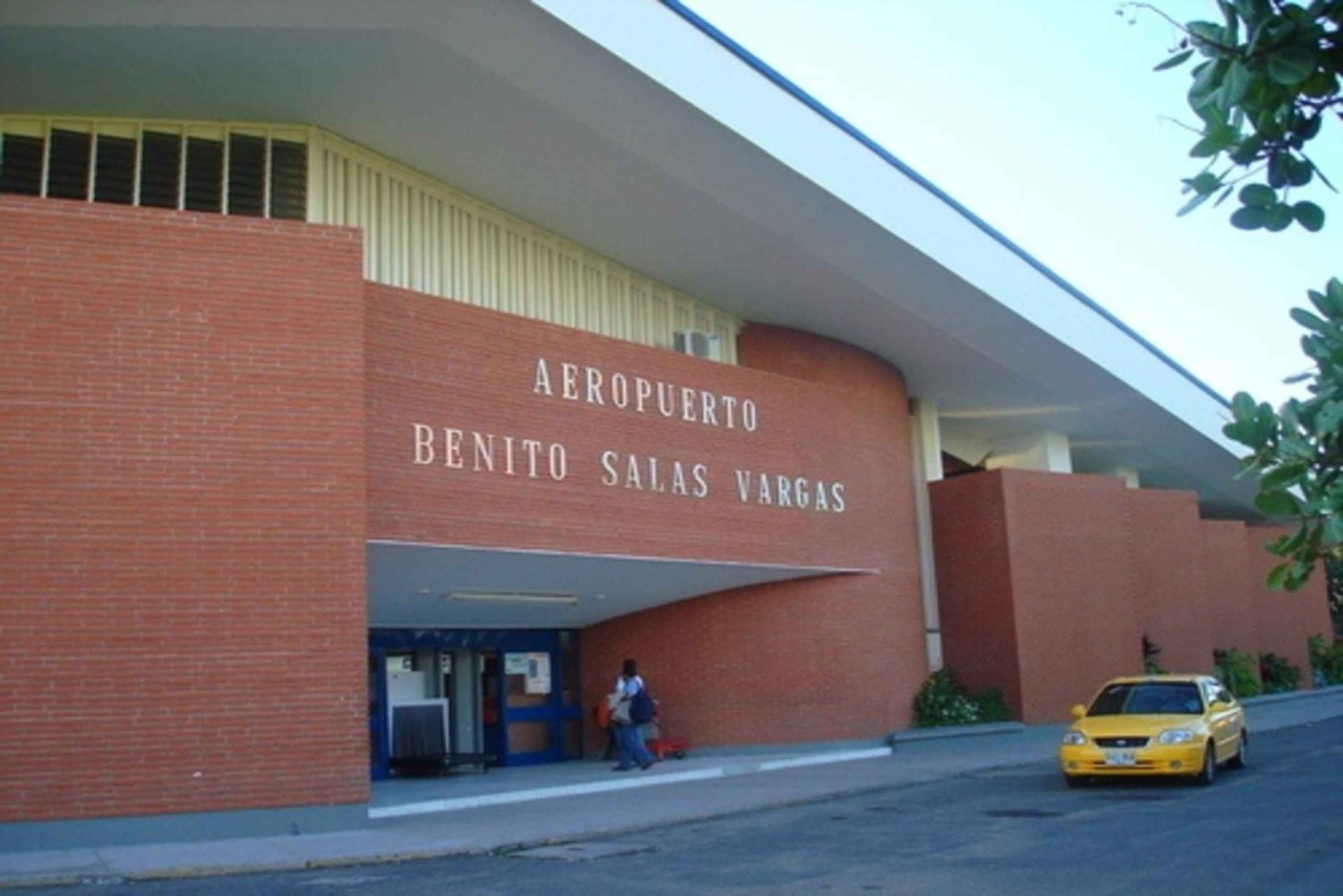 Neiva: Benito Salas lufthavn, enveis transport