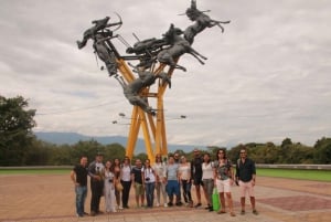 NEIVA: Historiallinen ja kulttuurinen kiertomatka, johon sisältyy melontaretki Magdalena-joella.