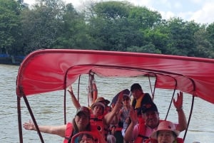 NEIVA: Historiallinen ja kulttuurinen kiertomatka, johon sisältyy melontaretki Magdalena-joella.