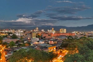 NEIVA: Historiallinen ja kulttuurinen kiertomatka, johon sisältyy melontaretki Magdalena-joella.