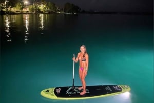 Excursion nocturne de surf à la rame avec lumière LED dans la mer de San Andrés