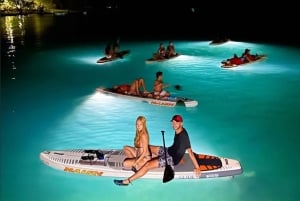 Excursion nocturne de surf à la rame avec lumière LED dans la mer de San Andrés