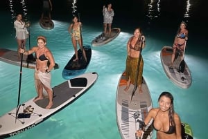 Excursion nocturne de surf à la rame avec lumière LED dans la mer de San Andrés