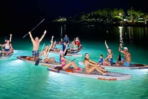 Excursion nocturne de surf à la rame avec lumière LED dans la mer de San Andrés