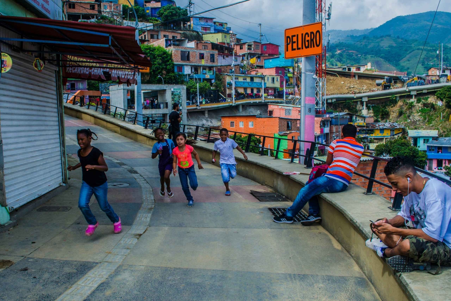 pablo, comuna 13 y teleférico express