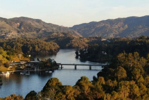 Villa Pablo Escobar+Pintball+Barca+ATV (Guatape privato)