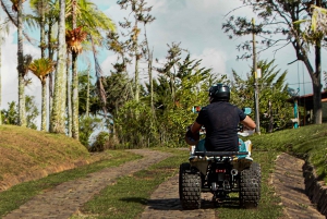 Villa Pablo Escobar+Pintball+Barca+ATV (Guatape privato)