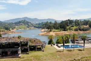 Villa Pablo Escobar+Pintball+Barca+ATV (Guatape privato)